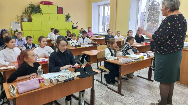 Муниципальный конкурс рисунков на тему "Семейный оберег" и конкурс плакатов на тему "Секреты крепкой семьи".