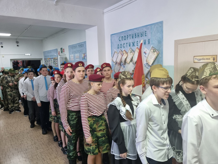 Смотр песни и строя "Красив в строю, силен в бою!".